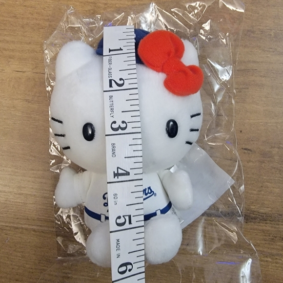Hello Kitty 2015 L.A. Dodgers  Plush - Picture 8 of 8